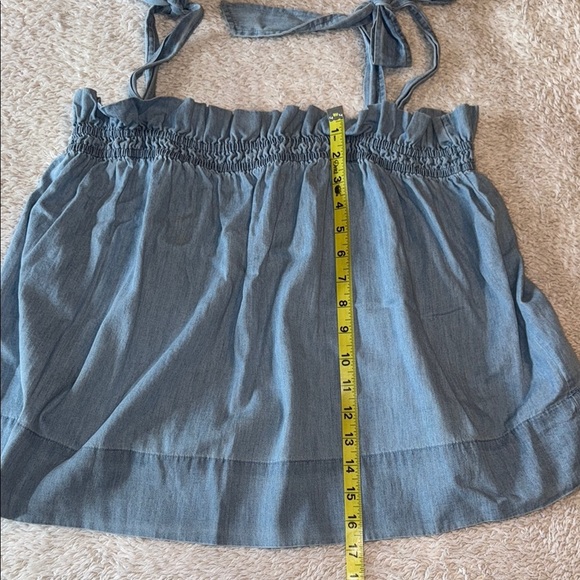 ๐ ๐ Express Womenโs Chambray Ruffled Smocked Tank โ Size L (NWT) - Picture 4 of 8